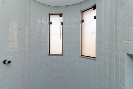 Casa à venda com 250m², 5 quartos e 4 vagas Casa à venda com 250m², 5 quartos e 4 vagasBanheiro Suíte 1