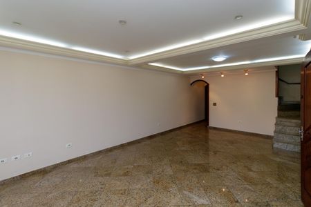 Casa à venda com 250m², 5 quartos e 4 vagas Casa à venda com 250m², 5 quartos e 4 vagasSala