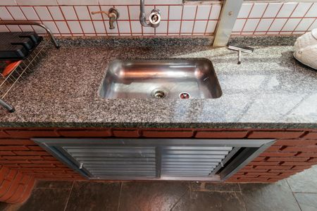 Casa à venda com 250m², 5 quartos e 4 vagas Casa à venda com 250m², 5 quartos e 4 vagasChurrasqueira e Salão de Festas