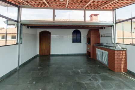 Casa à venda com 250m², 5 quartos e 4 vagas Casa à venda com 250m², 5 quartos e 4 vagasChurrasqueira e Salão de Festas