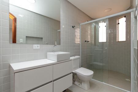 Casa à venda com 250m², 5 quartos e 4 vagas Casa à venda com 250m², 5 quartos e 4 vagasBanheiro Suíte 1