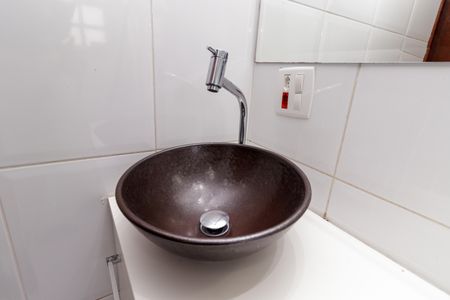 Casa à venda com 250m², 5 quartos e 4 vagas Casa à venda com 250m², 5 quartos e 4 vagasBanheiro Suíte 2