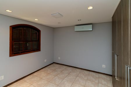 Casa à venda com 250m², 5 quartos e 4 vagas Casa à venda com 250m², 5 quartos e 4 vagasSuíte 2