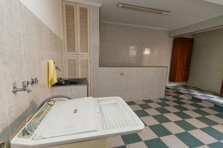 Casa à venda com 250m², 5 quartos e 4 vagas Casa à venda com 250m², 5 quartos e 4 vagasÁrea de Serviço