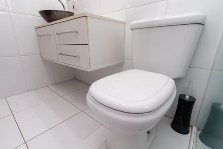 Casa à venda com 250m², 5 quartos e 4 vagas Casa à venda com 250m², 5 quartos e 4 vagasBanheiro Suíte 2