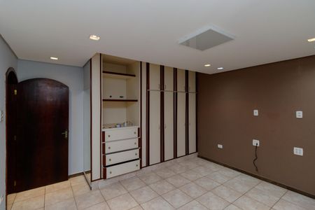 Casa à venda com 250m², 5 quartos e 4 vagas Casa à venda com 250m², 5 quartos e 4 vagasSuíte 2