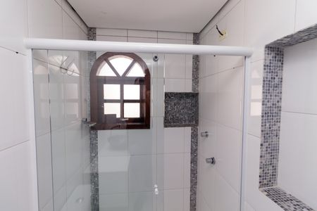 Casa à venda com 250m², 5 quartos e 4 vagas Casa à venda com 250m², 5 quartos e 4 vagasBanheiro Suíte 2