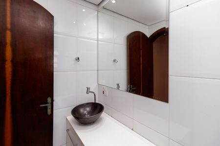 Casa à venda com 250m², 5 quartos e 4 vagas Casa à venda com 250m², 5 quartos e 4 vagasBanheiro Suíte 2