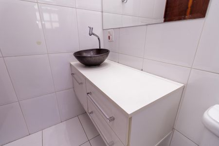 Casa à venda com 250m², 5 quartos e 4 vagas Casa à venda com 250m², 5 quartos e 4 vagasBanheiro Suíte 2