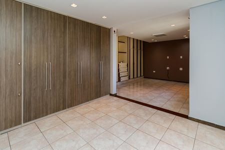 Casa à venda com 250m², 5 quartos e 4 vagas Casa à venda com 250m², 5 quartos e 4 vagasSuíte 2