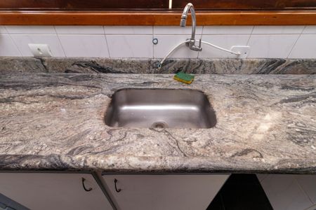 Casa à venda com 250m², 5 quartos e 4 vagas Casa à venda com 250m², 5 quartos e 4 vagasCozinha