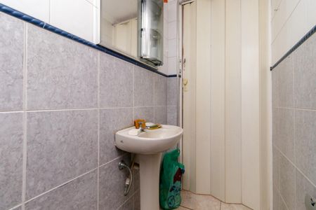 Casa à venda com 250m², 5 quartos e 4 vagas Casa à venda com 250m², 5 quartos e 4 vagasBanheiro de Serviço