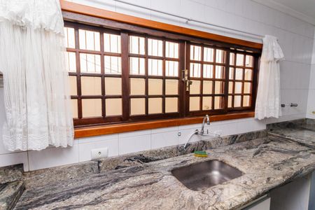 Casa à venda com 250m², 5 quartos e 4 vagas Casa à venda com 250m², 5 quartos e 4 vagasCozinha