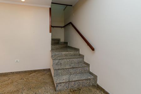 Casa à venda com 250m², 5 quartos e 4 vagas Casa à venda com 250m², 5 quartos e 4 vagasSala