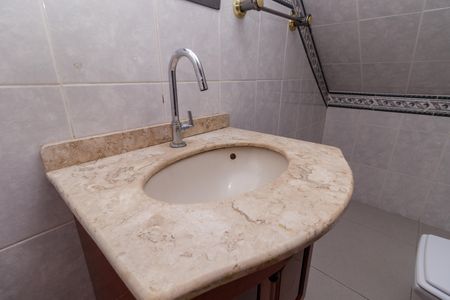 Casa à venda com 250m², 5 quartos e 4 vagas Casa à venda com 250m², 5 quartos e 4 vagasLavabo