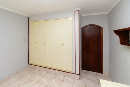 Casa à venda com 250m², 5 quartos e 4 vagas Casa à venda com 250m², 5 quartos e 4 vagasQuarto 1