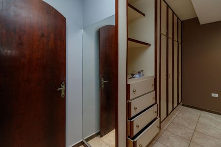 Casa à venda com 250m², 5 quartos e 4 vagas Casa à venda com 250m², 5 quartos e 4 vagasSuíte 2