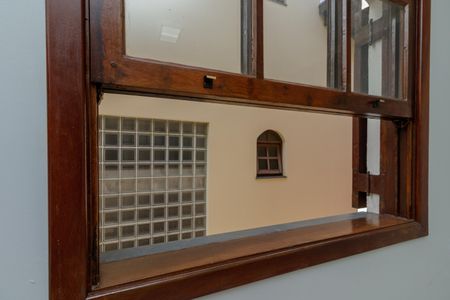 Casa à venda com 250m², 5 quartos e 4 vagas Casa à venda com 250m², 5 quartos e 4 vagasQuarto 1 vista