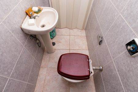 Casa à venda com 250m², 5 quartos e 4 vagas Casa à venda com 250m², 5 quartos e 4 vagasBanheiro de Serviço