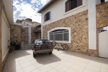 Casa de condomínio à venda com 250m², 5 quartos e 4 vagas Casa de condomínio à venda com 250m², 5 quartos e 4 vagasGaragem