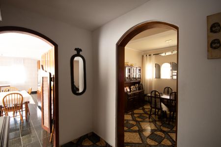 Casa de condomínio à venda com 250m², 5 quartos e 4 vagas Casa de condomínio à venda com 250m², 5 quartos e 4 vagasHall