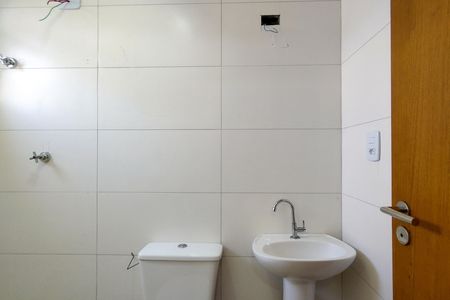 Apartamento para alugar com 78m², 2 quartos e 1 vaga Apartamento para alugar com 78m², 2 quartos e 1 vagaBanheiro da Suíte 2