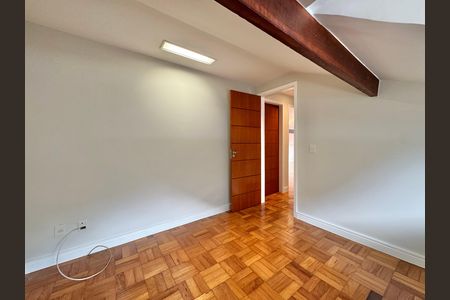 Casa para alugar com 300m², 5 quartos e 2 vagas Casa para alugar com 300m², 5 quartos e 2 vagasQuarto