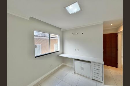Casa para alugar com 300m², 5 quartos e 2 vagas Casa para alugar com 300m², 5 quartos e 2 vagasSuíte 3