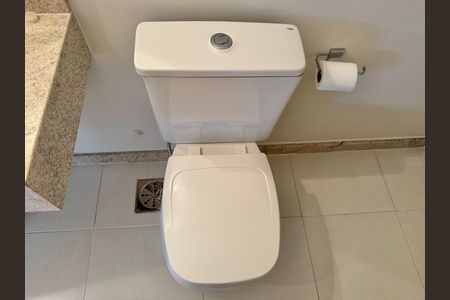 Casa para alugar com 300m², 5 quartos e 2 vagas Casa para alugar com 300m², 5 quartos e 2 vagasLavabo