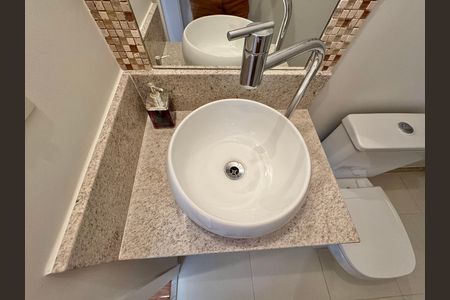 Casa para alugar com 300m², 5 quartos e 2 vagas Casa para alugar com 300m², 5 quartos e 2 vagasLavabo