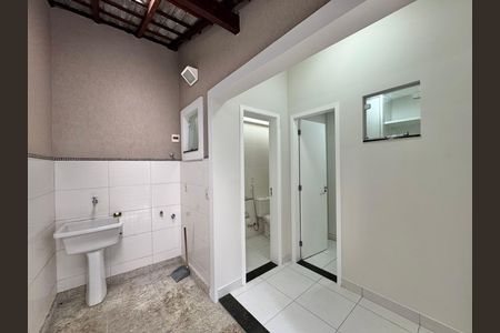 Casa para alugar com 300m², 5 quartos e 2 vagas Casa para alugar com 300m², 5 quartos e 2 vagasÁrea de Serviço