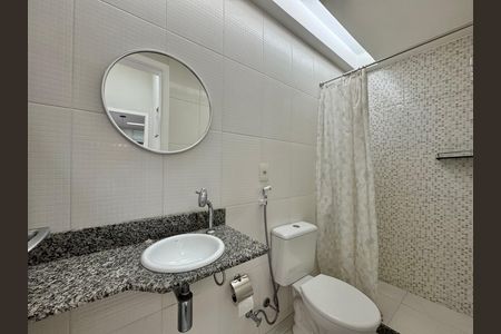 Casa para alugar com 300m², 5 quartos e 2 vagas Casa para alugar com 300m², 5 quartos e 2 vagasÁrea de Serviço - Banheiro