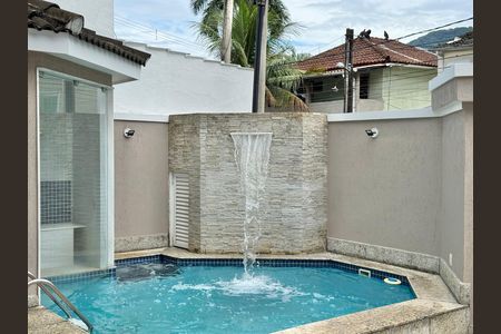 Casa para alugar com 300m², 5 quartos e 2 vagas Casa para alugar com 300m², 5 quartos e 2 vagasÁrea Comum