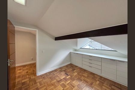 Casa para alugar com 300m², 5 quartos e 2 vagas Casa para alugar com 300m², 5 quartos e 2 vagas Quarto