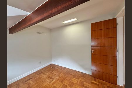Casa para alugar com 300m², 5 quartos e 2 vagas Casa para alugar com 300m², 5 quartos e 2 vagasQuarto