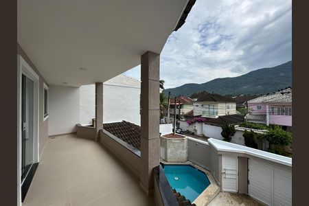 Casa para alugar com 300m², 5 quartos e 2 vagas Casa para alugar com 300m², 5 quartos e 2 vagasVaranda da Suíte 1