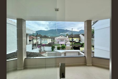 Casa para alugar com 300m², 5 quartos e 2 vagas Casa para alugar com 300m², 5 quartos e 2 vagasVaranda da Suíte 1