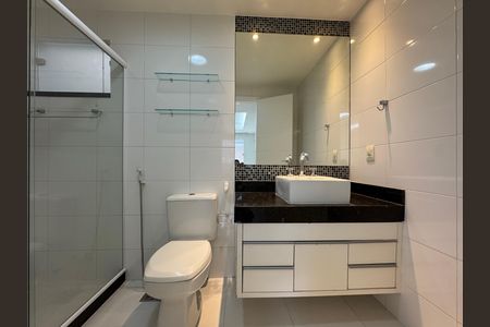 Casa para alugar com 300m², 5 quartos e 2 vagas Casa para alugar com 300m², 5 quartos e 2 vagasBanheiro da Suíte 2
