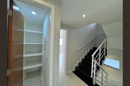 Casa para alugar com 300m², 5 quartos e 2 vagas Casa para alugar com 300m², 5 quartos e 2 vagasRoupeiro