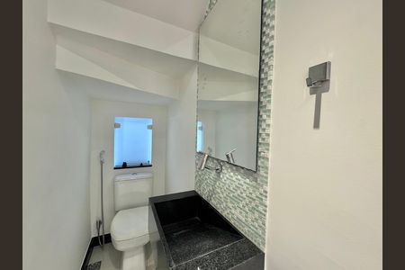 Casa para alugar com 300m², 5 quartos e 2 vagas Casa para alugar com 300m², 5 quartos e 2 vagasLavabo