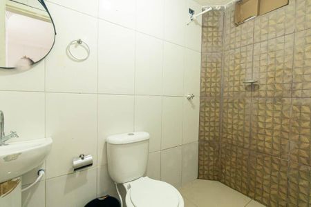 Casa para alugar com 60m², 2 quartos e 1 vaga Casa para alugar com 60m², 2 quartos e 1 vagaBanheiro Social