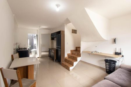 Casa para alugar com 60m², 2 quartos e 1 vaga Casa para alugar com 60m², 2 quartos e 1 vagaSala