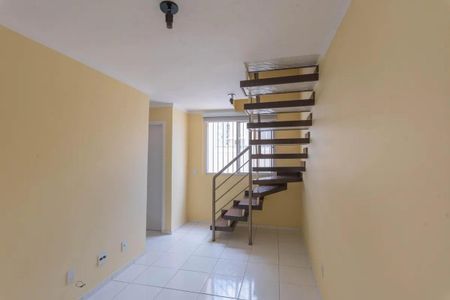 Sala de apartamento para alugar com 2 quartos, 80m² em Vila Humaita, Santo André