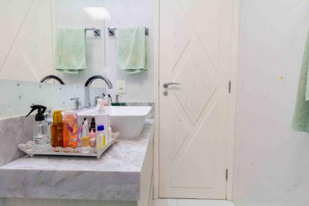 Apartamento à venda com 73m², 3 quartos e 1 vagaBanheiro Social