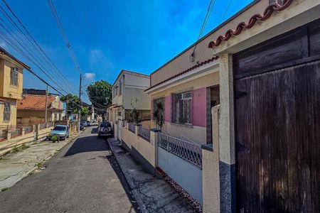 Casa à venda com 89m², 3 quartos e 2 vagas Casa à venda com 89m², 3 quartos e 2 vagasFachada casa