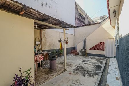 Casa à venda com 89m², 3 quartos e 2 vagas Casa à venda com 89m², 3 quartos e 2 vagasQuintal