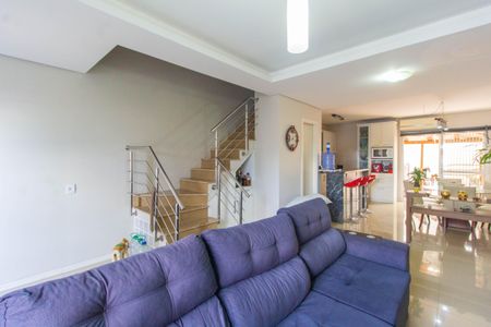 Casa à venda com 130m², 3 quartos e 2 vagas Casa à venda com 130m², 3 quartos e 2 vagasSala