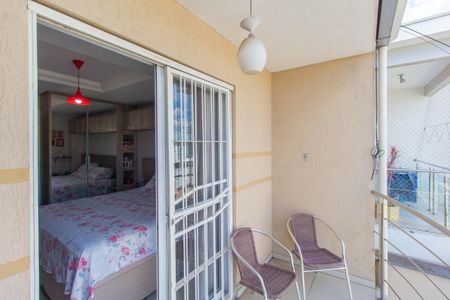 Casa à venda com 130m², 3 quartos e 2 vagas Casa à venda com 130m², 3 quartos e 2 vagasVaranda da Suíte