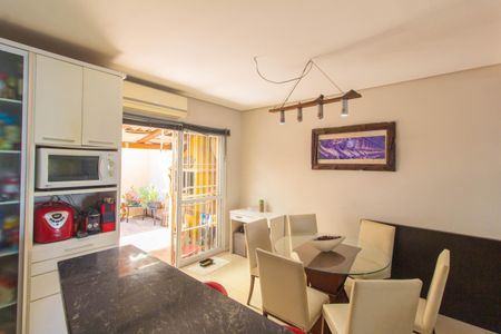 Casa à venda com 130m², 3 quartos e 2 vagas Casa à venda com 130m², 3 quartos e 2 vagasCozinha