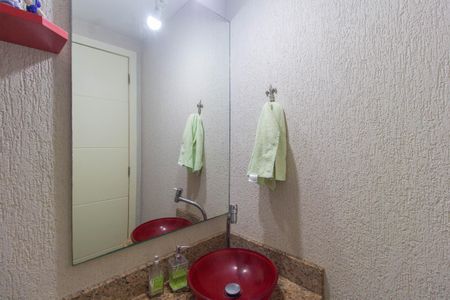 Casa à venda com 130m², 3 quartos e 2 vagas Casa à venda com 130m², 3 quartos e 2 vagasBanheiro Social